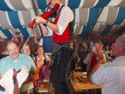 Die Jungen Zillertaler auf der Wiener Kaiser Wiesn